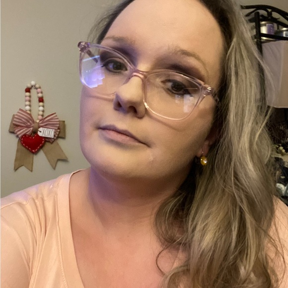 Meet your Posher, Kelsey - Picture 1 of 1